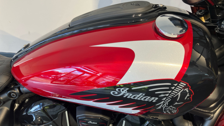 Indian Scout 101 Ltd+Tech Maroon w/graphics (25MY)